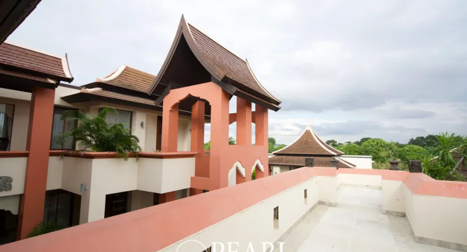Haus zur Miete und zum Kauf mit 6 Zimmer in Bang Lamung, Chonburi