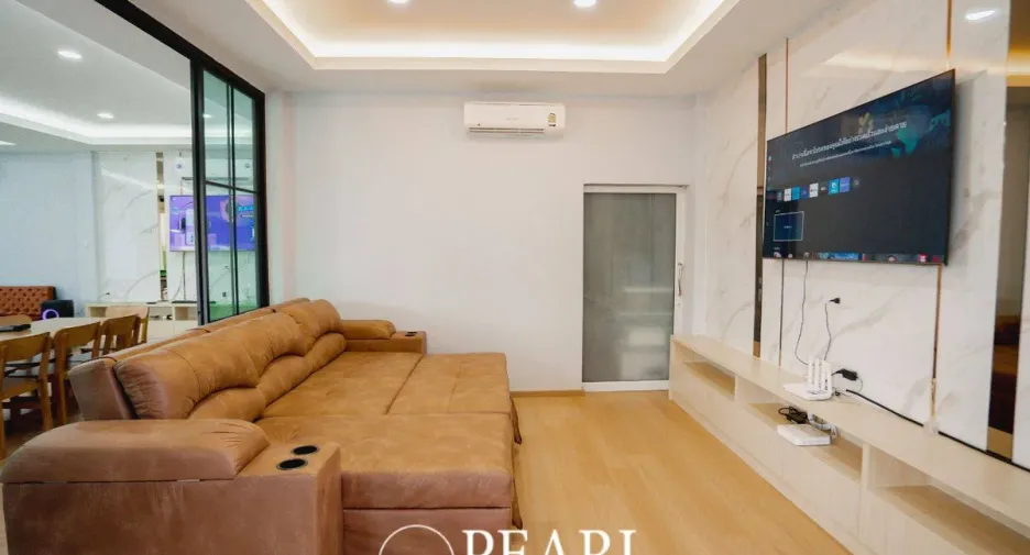 Haus zum Kauf mit 5 Zimmer in Sattahip, Chonburi