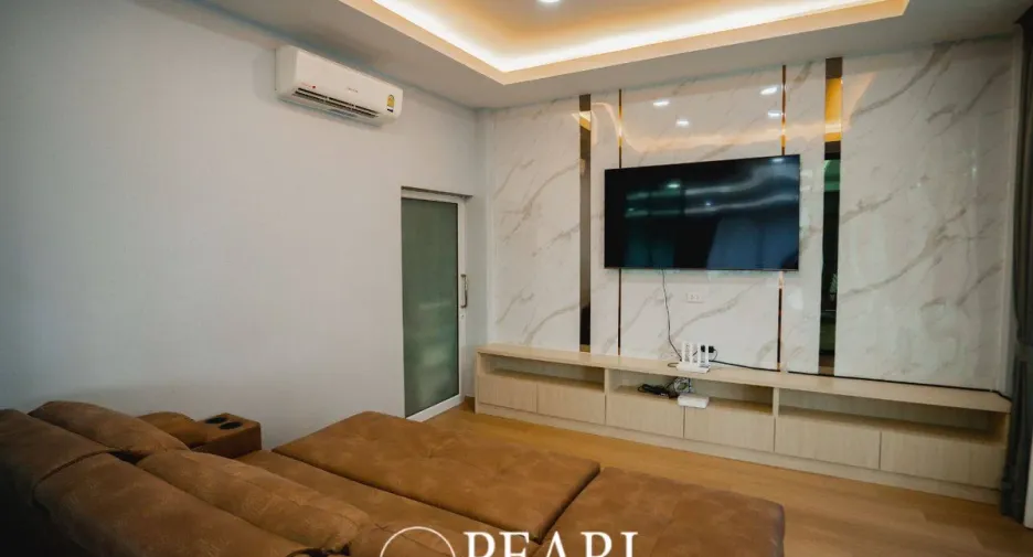 Haus zum Kauf mit 5 Zimmer in Sattahip, Chonburi