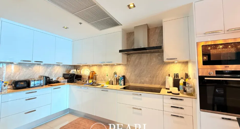For sale 3 bedrooms condo in Bang Lamung, Chonburi