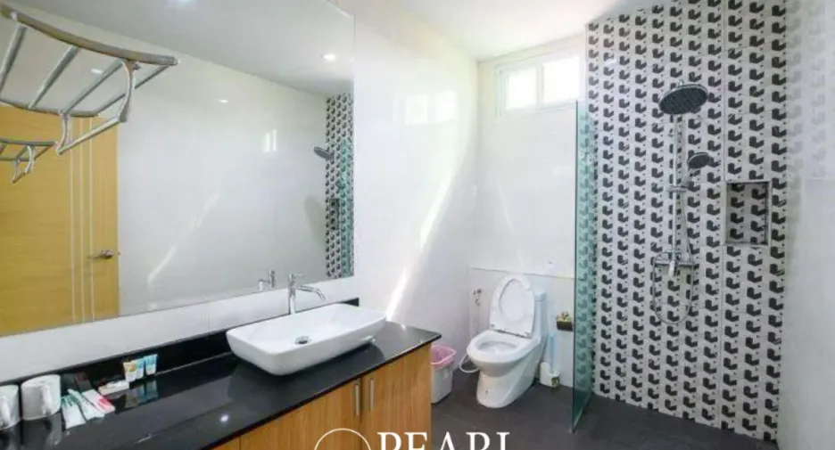 For sale 5 bedrooms house in Bang Lamung, Chonburi