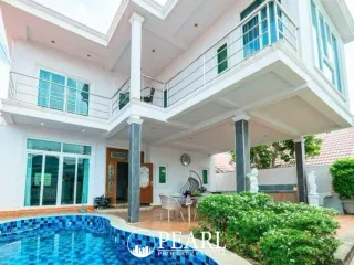 Casa en venta de 5 habitaciones en Bang Lamung, Chonburi