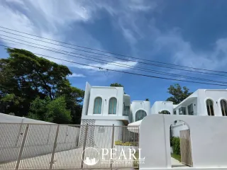 Haus zum Kauf mit 5 Zimmer in Bang Lamung, Chonburi