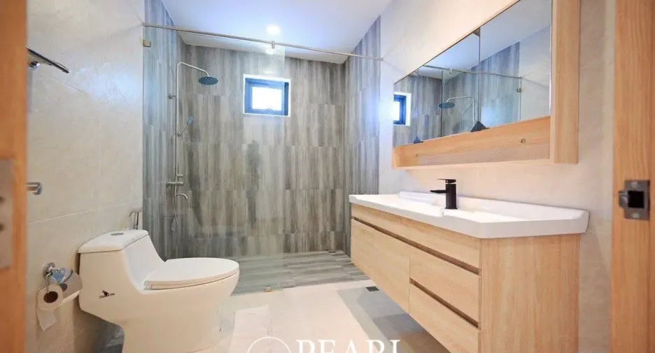Haus zum Kauf mit 4 Zimmer in Bang Lamung, Chonburi