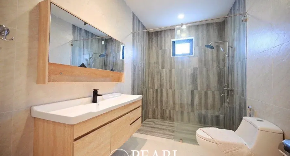 Haus zum Kauf mit 4 Zimmer in Bang Lamung, Chonburi