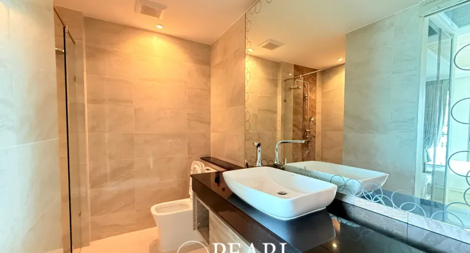 Wohnung zur Miete und zum Kauf mit 1 Zimmer in Bang Lamung, Chonburi