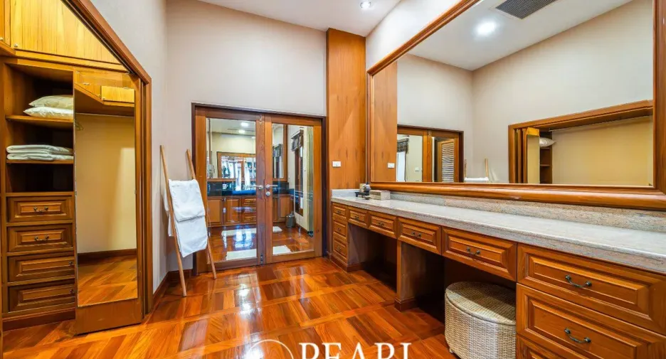 For sale 3 bedrooms house in Sattahip, Chonburi