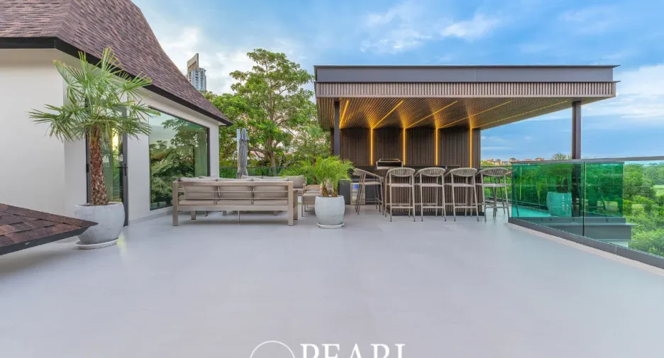 For sale 7 bedrooms house in Sattahip, Chonburi