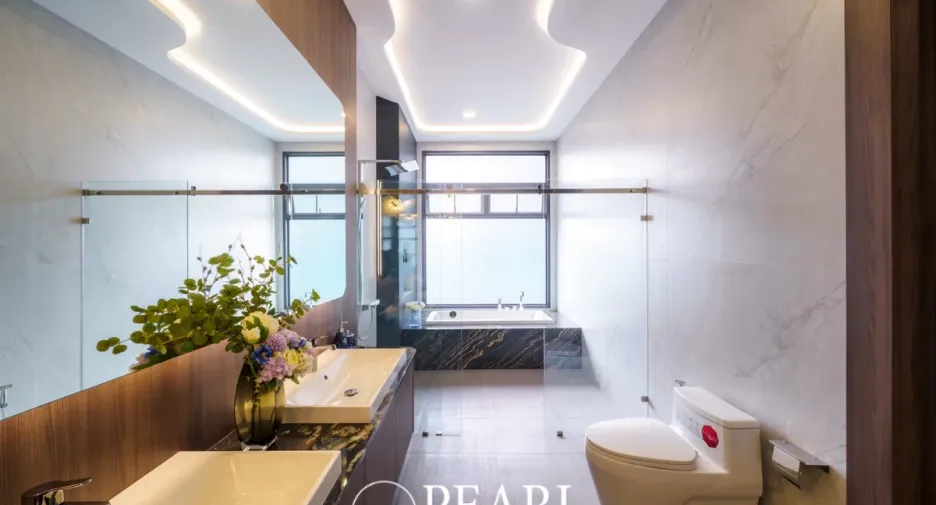 Casa en venta de 6 habitaciones en Bang Lamung, Chonburi