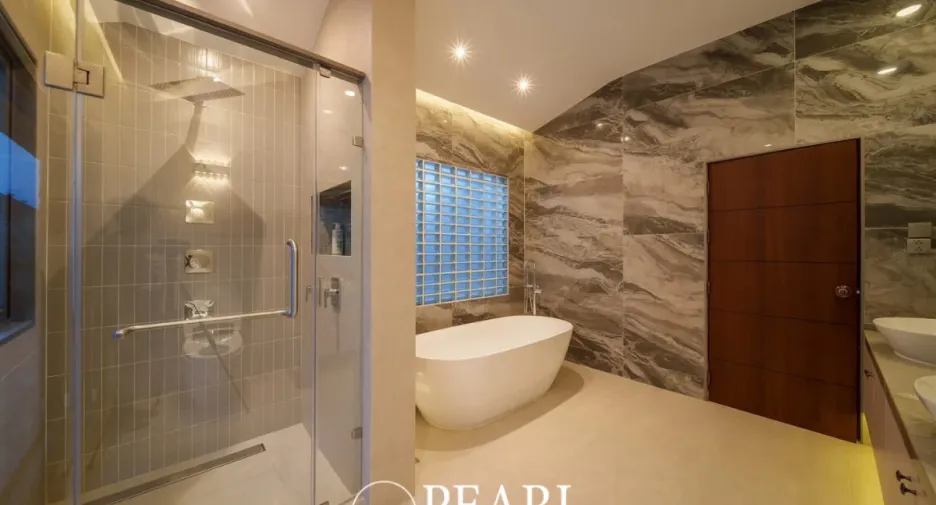For sale 4 bedrooms house in Bang Lamung, Chonburi