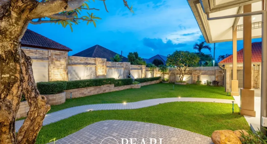 For sale 4 bedrooms house in Bang Lamung, Chonburi