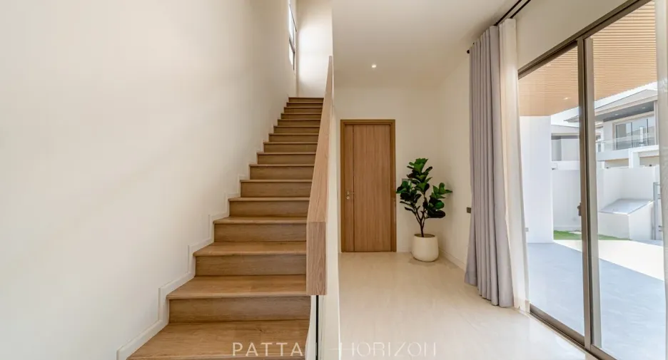 For sale 4 bedrooms house in Bang Lamung, Chonburi