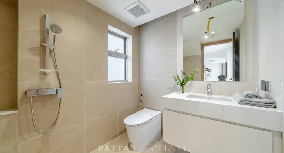 For sale 4 bedrooms house in Bang Lamung, Chonburi