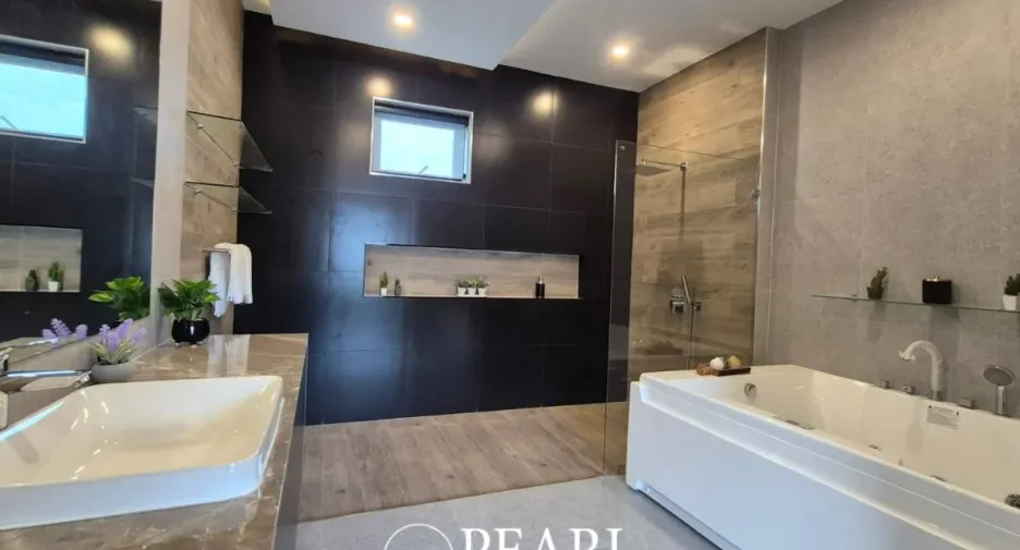For sale 6 bedrooms house in Bang Lamung, Chonburi