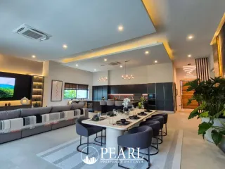 Haus zum Kauf mit 5 Zimmer in Bang Lamung, Chonburi