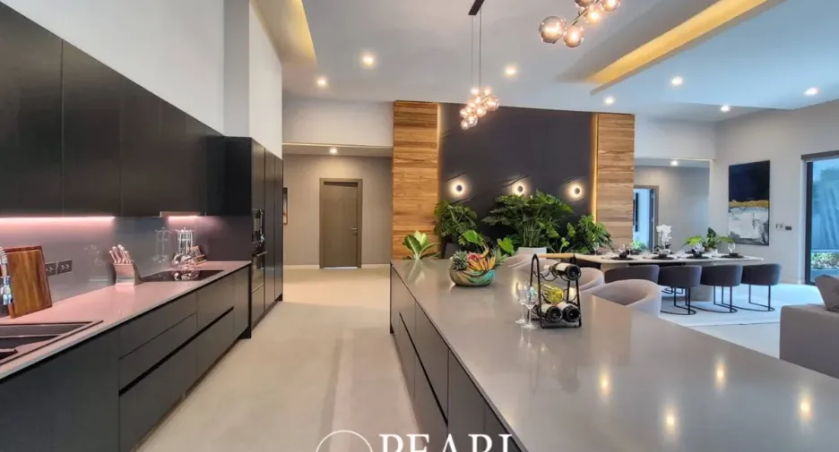 Haus zum Kauf mit 5 Zimmer in Bang Lamung, Chonburi