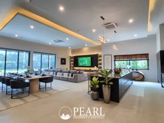 Haus zum Kauf mit 5 Zimmer in Bang Lamung, Chonburi
