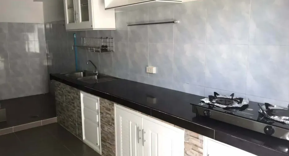 For sale and for rent 3 bedrooms townhouse in Thalang, Phuket