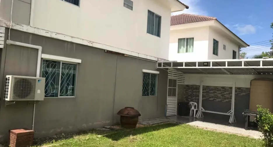 For sale and for rent 3 bedrooms townhouse in Thalang, Phuket