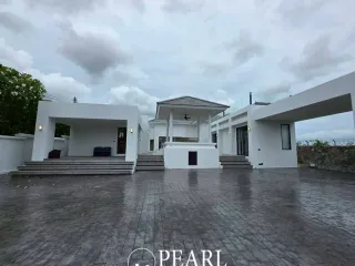 Haus zum Kauf mit 5 Zimmer in Bang Lamung, Chonburi