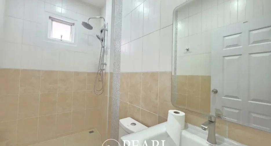 Haus zum Kauf mit 3 Zimmer in Bang Lamung, Chonburi