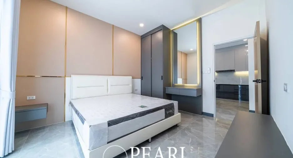 For sale 5 bedrooms house in Bang Lamung, Chonburi