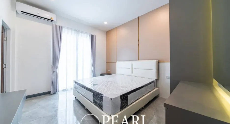 For sale 5 bedrooms house in Bang Lamung, Chonburi