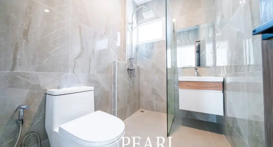 For sale 5 bedrooms house in Bang Lamung, Chonburi