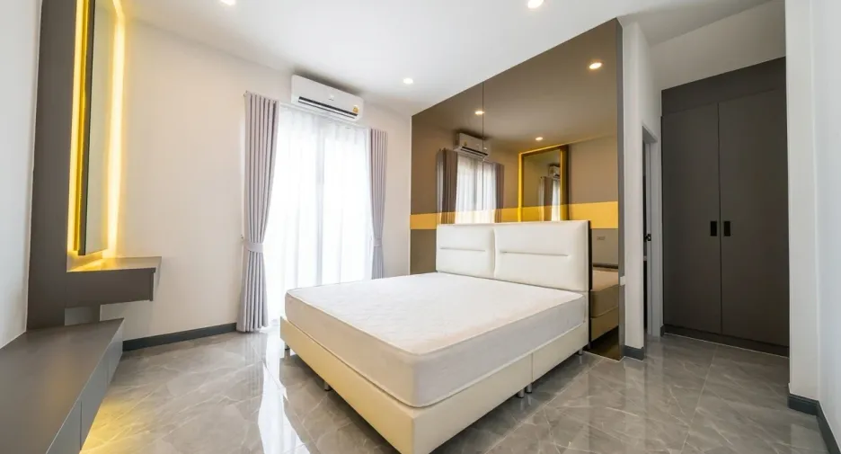出售 5 卧室 独立屋 在 Bang Lamung, Chon Buri