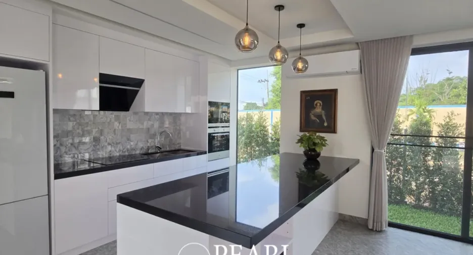 For sale 4 bedrooms house in Bang Lamung, Chonburi