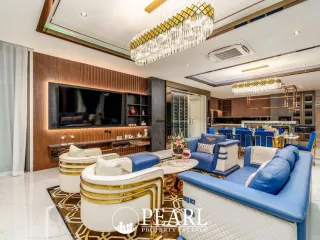 Haus zum Kauf mit 6 Zimmer in Bang Lamung, Chonburi