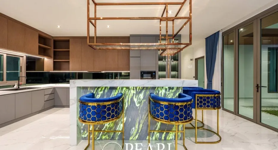 For sale 6 bedrooms house in Bang Lamung, Chonburi