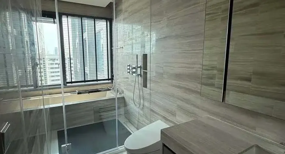For rent 2 bedrooms condo in Khlong Toei, Bangkok
