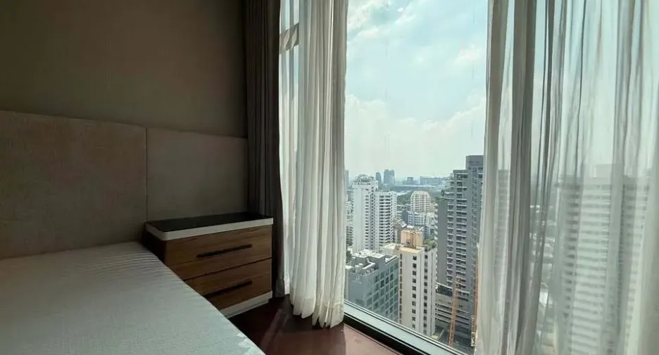 For rent 2 bedrooms condo in Khlong Toei, Bangkok