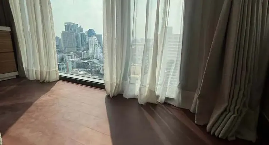 For rent 2 bedrooms condo in Khlong Toei, Bangkok