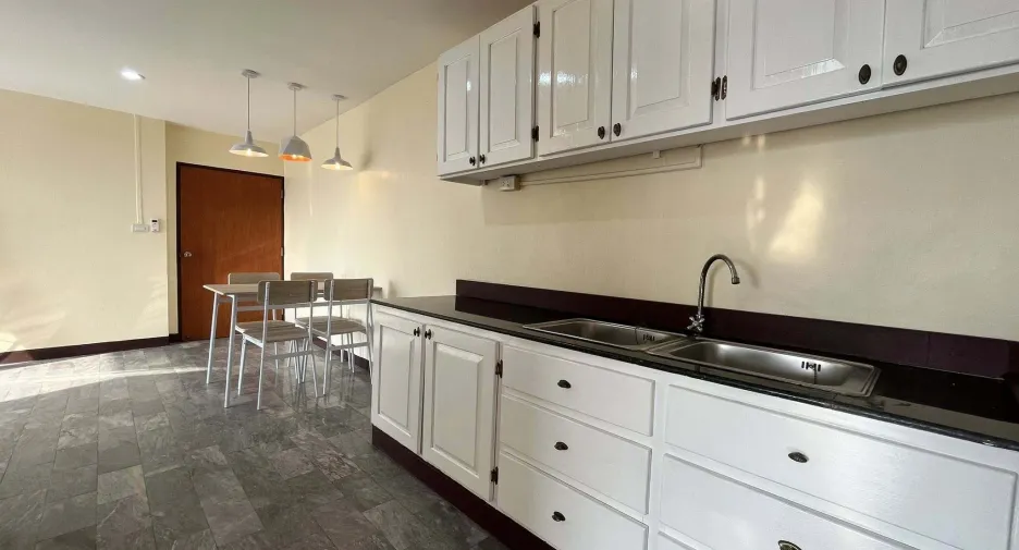 For rent 2 bedrooms condo in Bang Kapi, Bangkok