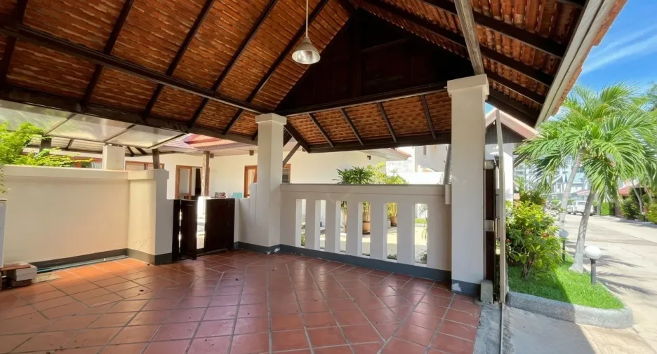 For sale 4 bedrooms house in Bang Lamung, Chonburi