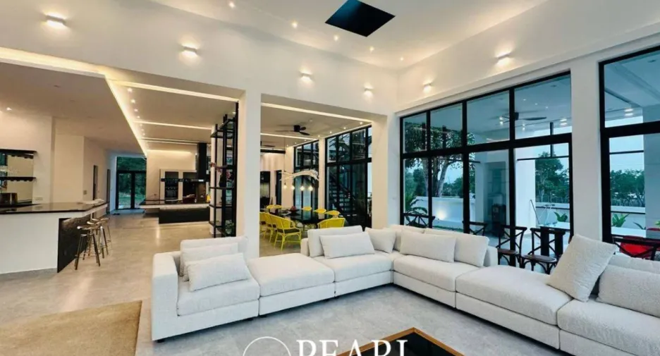 Casa en venta de 4 habitaciones en Bang Lamung, Chonburi