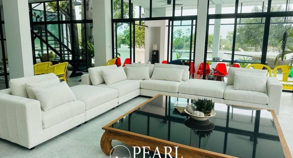 Casa en venta de 4 habitaciones en Bang Lamung, Chonburi