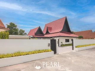 Casa en venta de 4 habitaciones en Bang Lamung, Chonburi