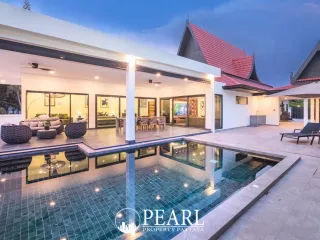 Casa en venta de 4 habitaciones en Bang Lamung, Chonburi