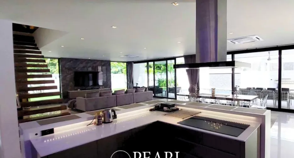 For sale 7 bedrooms house in Bang Lamung, Chonburi