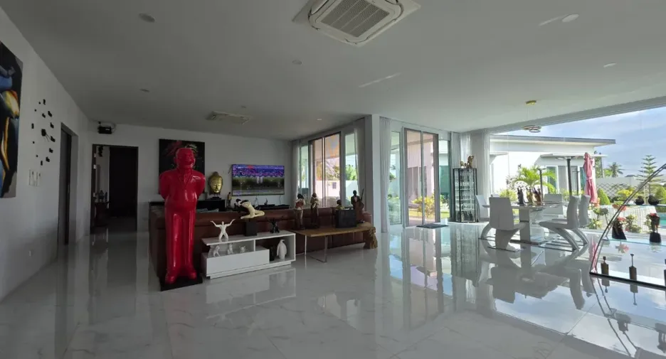 Casa en venta de 5 habitaciones en Bang Lamung, Chonburi