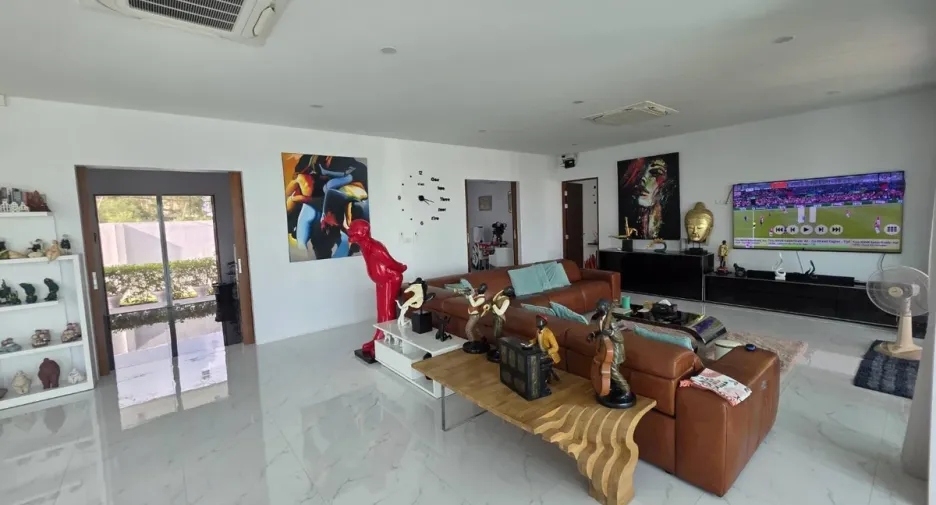Casa en venta de 5 habitaciones en Bang Lamung, Chonburi