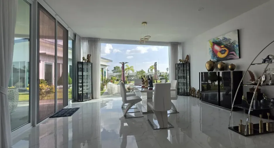 Casa en venta de 5 habitaciones en Bang Lamung, Chonburi