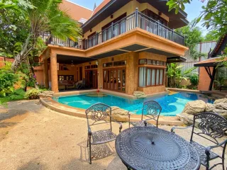 For sale 4 bedrooms house in Bang Lamung, Chonburi