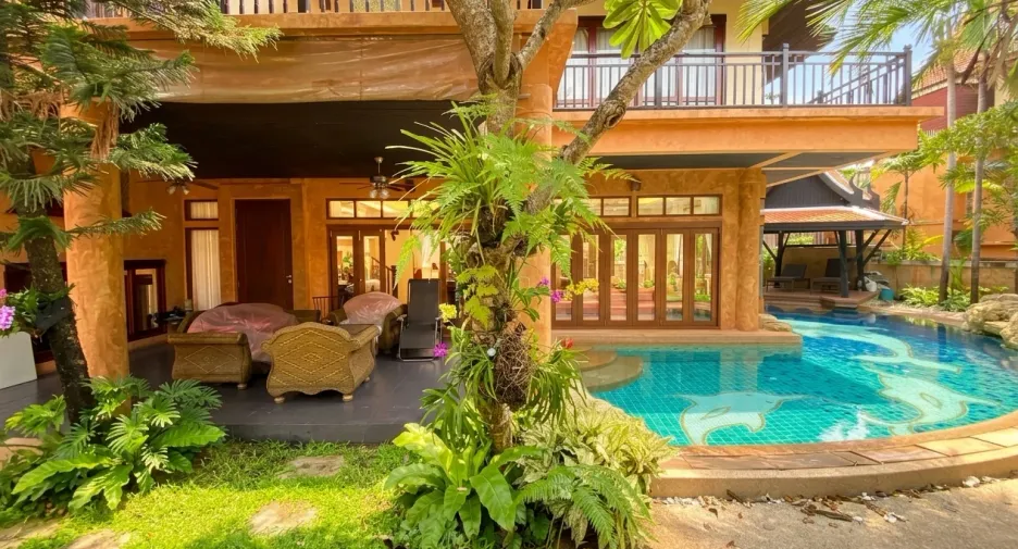 For sale 4 bedrooms house in Jomtien, Pattaya