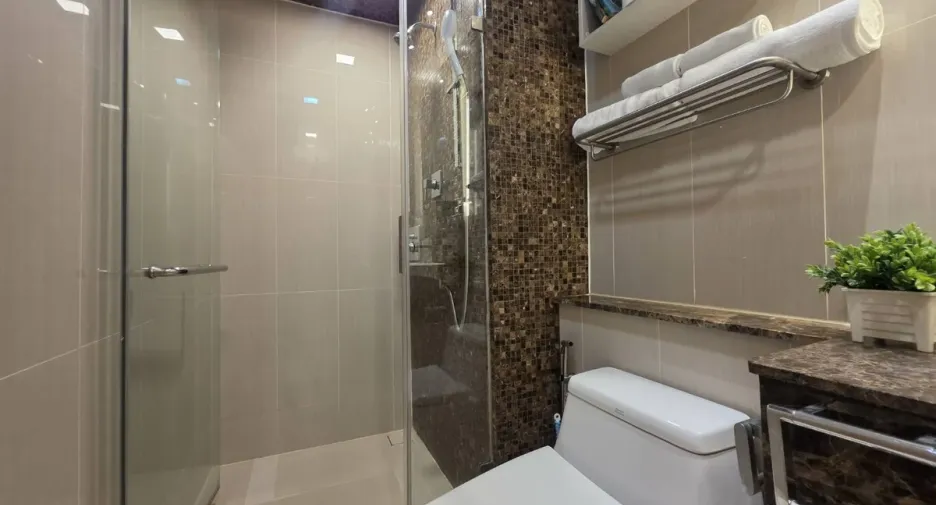 For sale 2 bedrooms condo in Bang Lamung, Chonburi