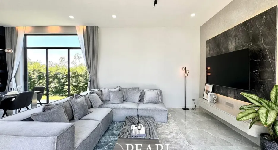 Haus zum Kauf mit 4 Zimmer in Bang Lamung, Chonburi