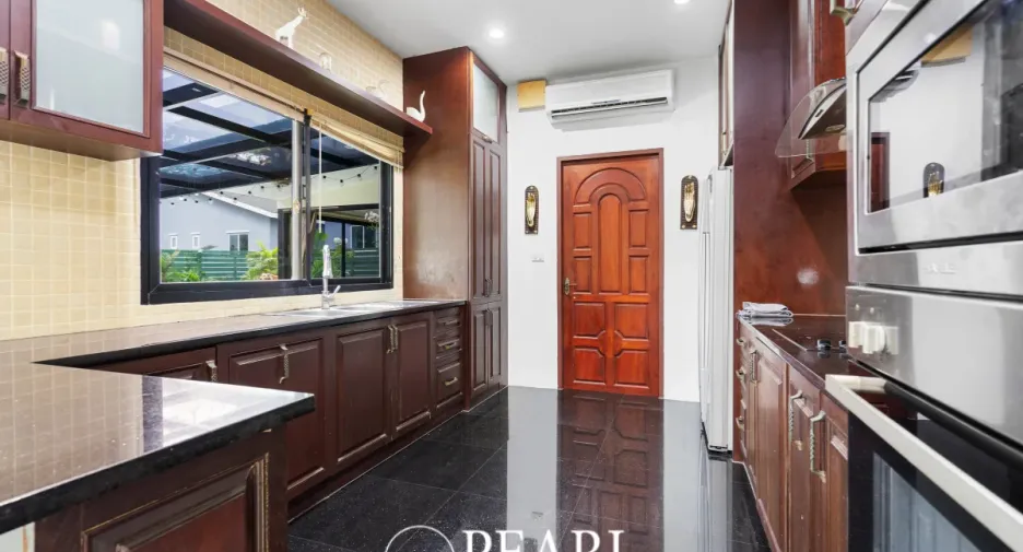 À vendre 5 chambres maison à Bang Lamung, Chonburi